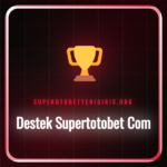 Destek Supertotobet Com müşteri temsilcisi kulaklıkla yardım ediyor.